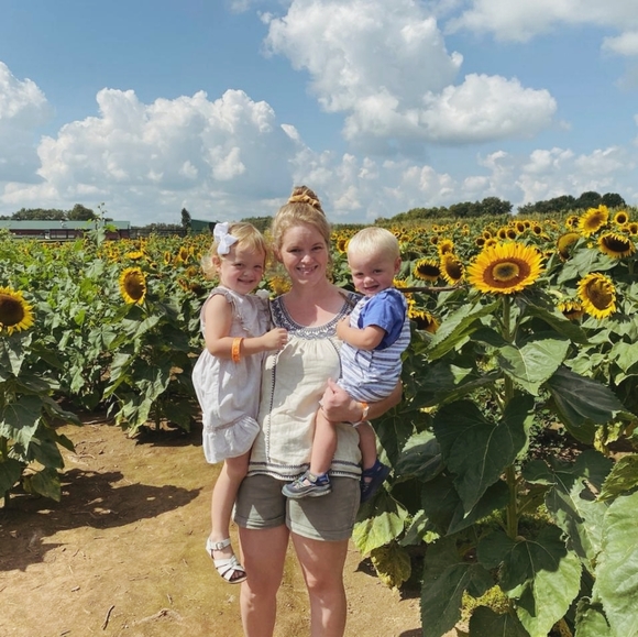 Meet your Posher, Sarah - Picture 2 of 9